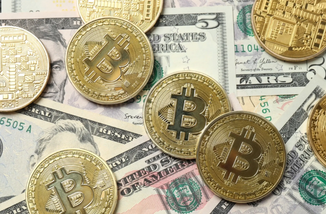 比特币 (BTC) 暂时返还118，000美元